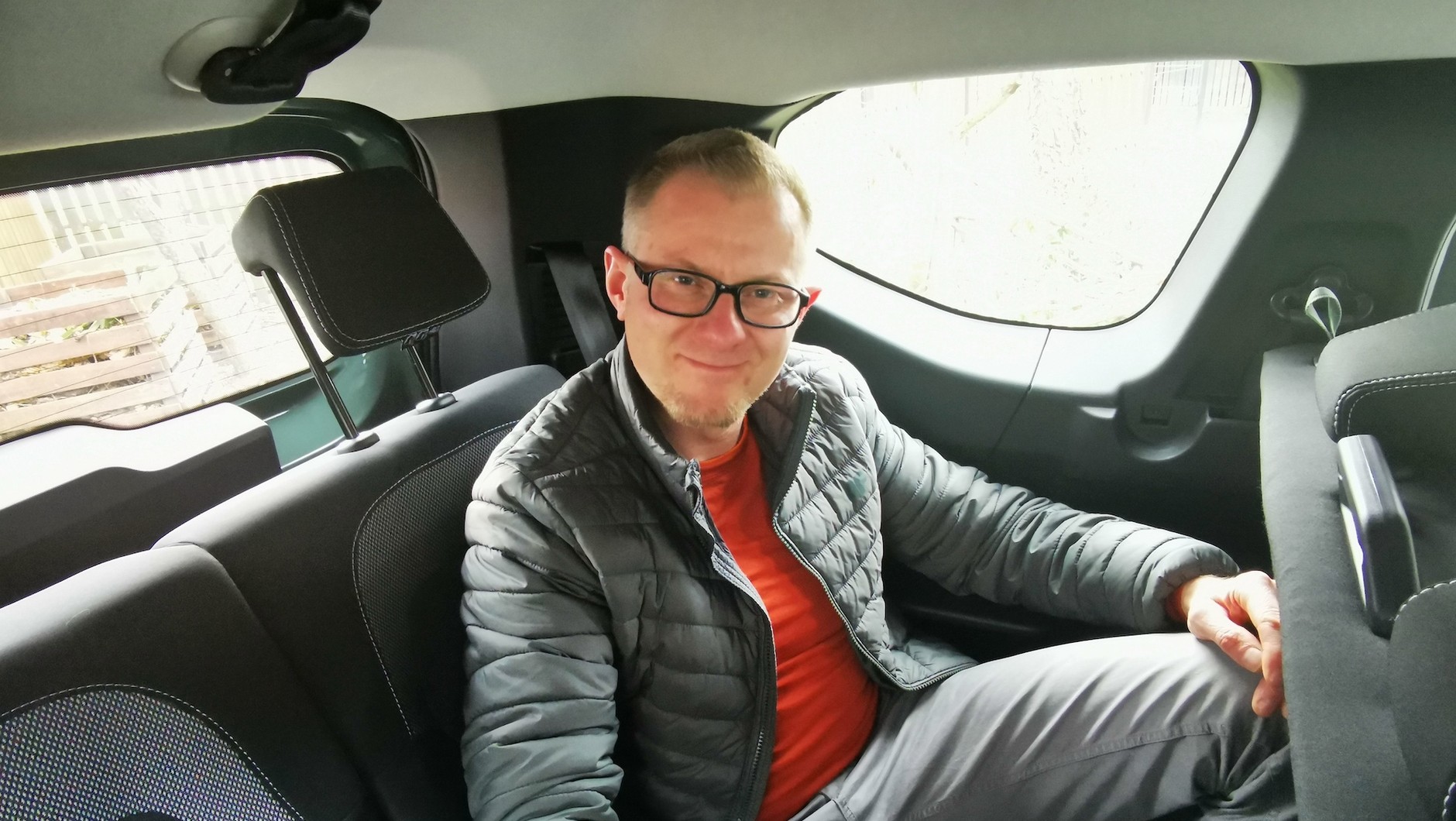 Trzeci rząd siedzeń w Dacii Jogger