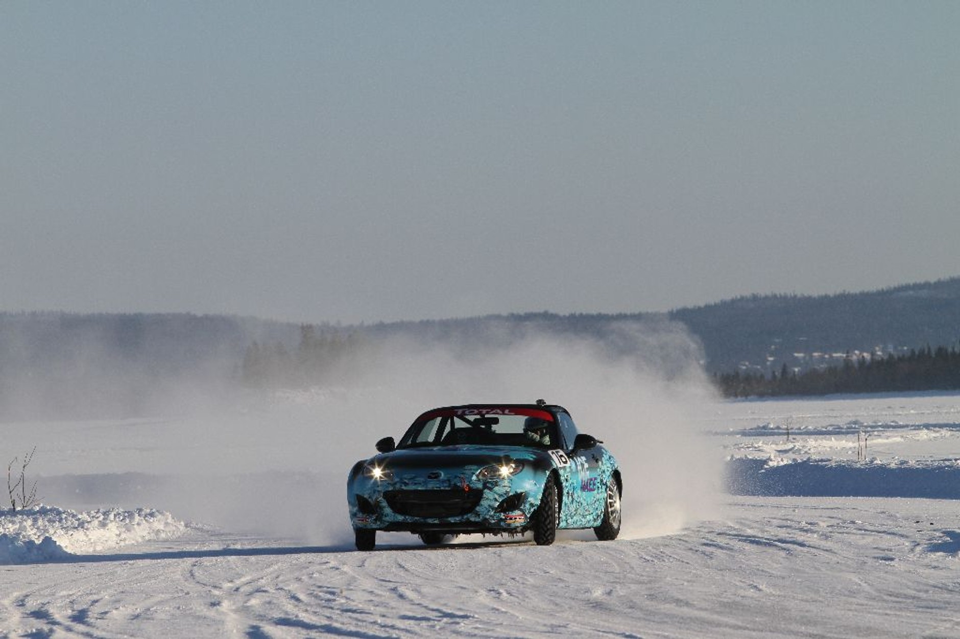 Emocjonujący finisz wyścigu Mazda MX-5 Ice Race