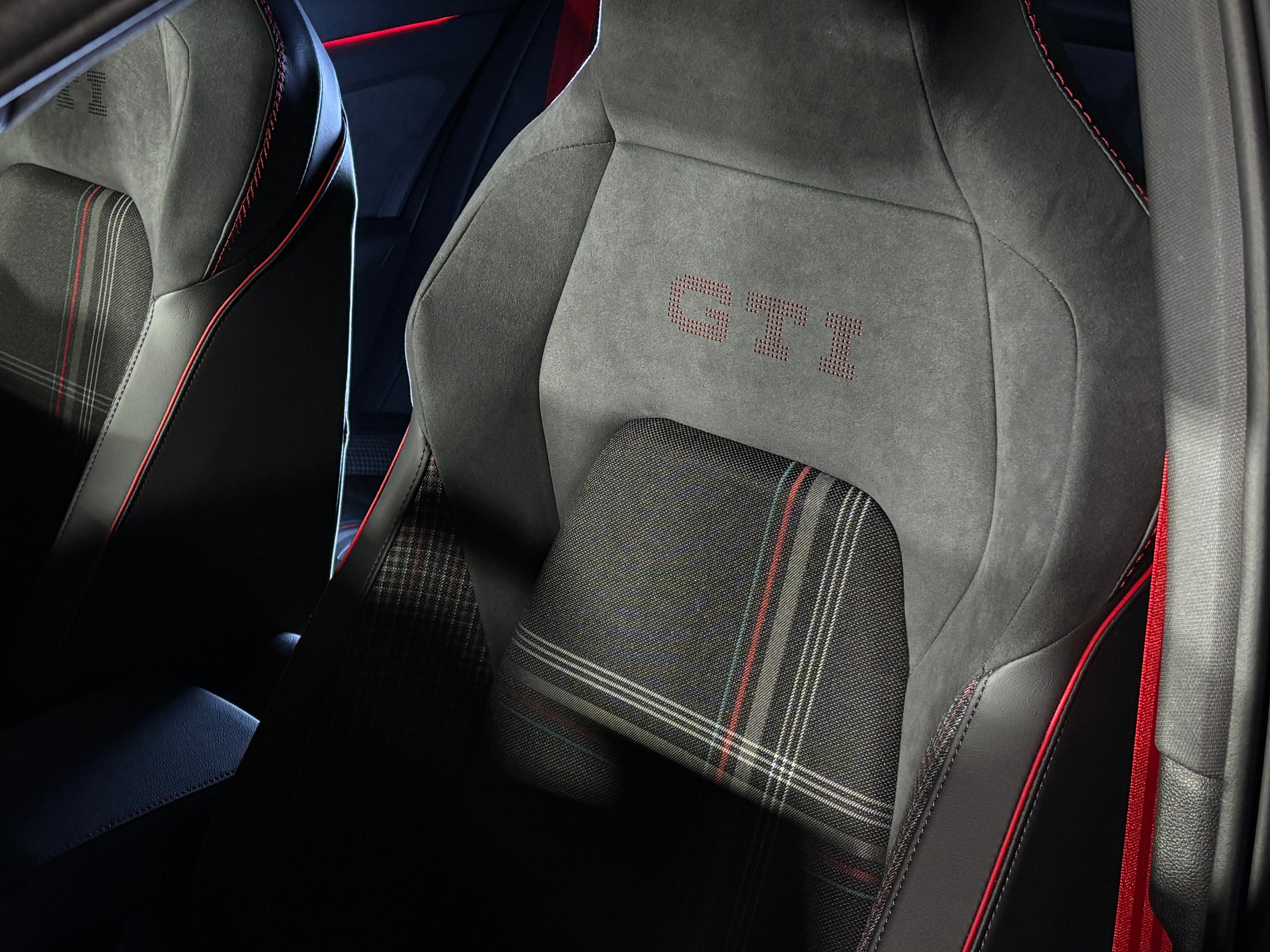 Volkswagen Golf GTI Edition 50