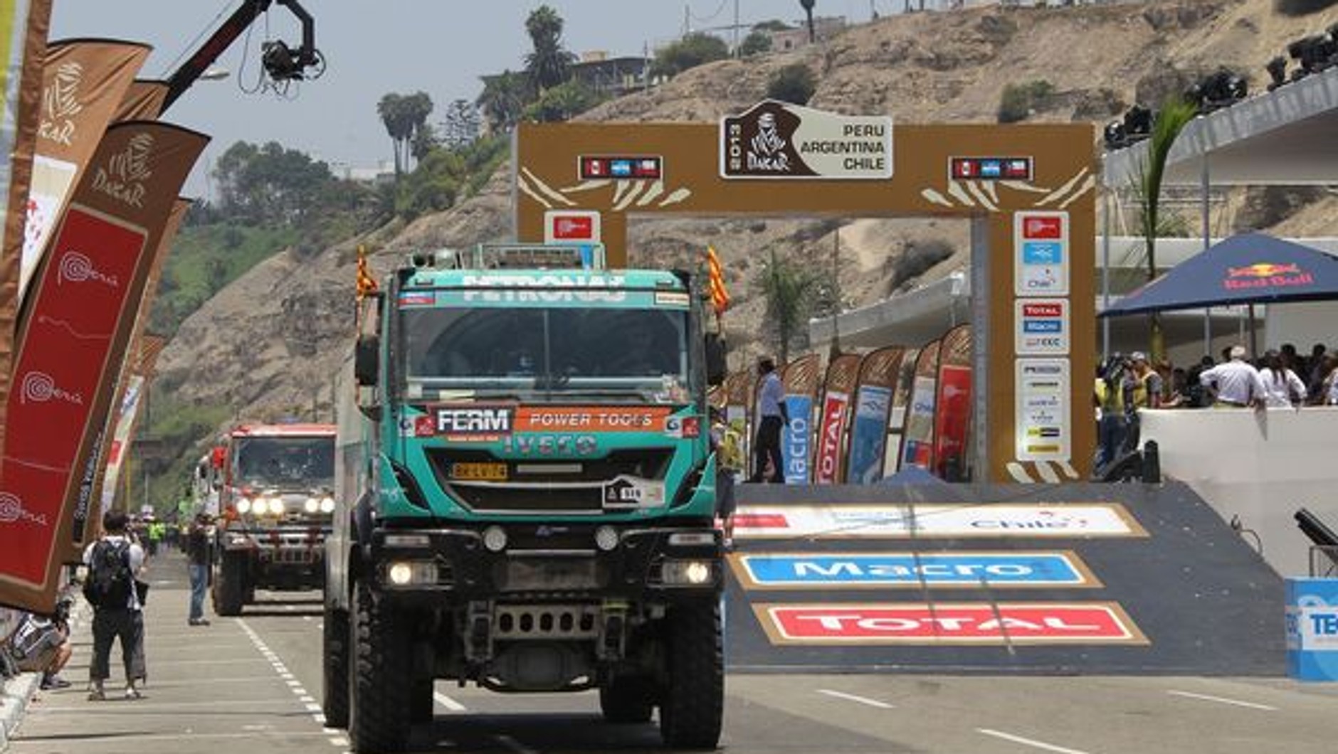 Dakar 2013: Hołowczyc i Przygoński w czołówce (I etap. wyniki, galeria)