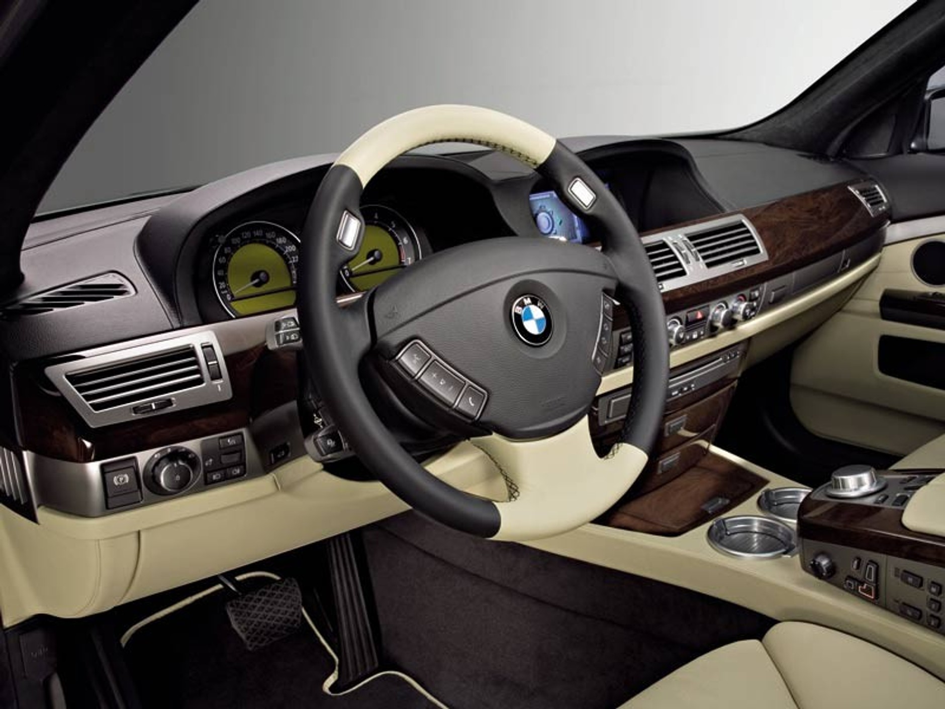 BMW 7 Exclusive Edition: siódemka dla wybrednych