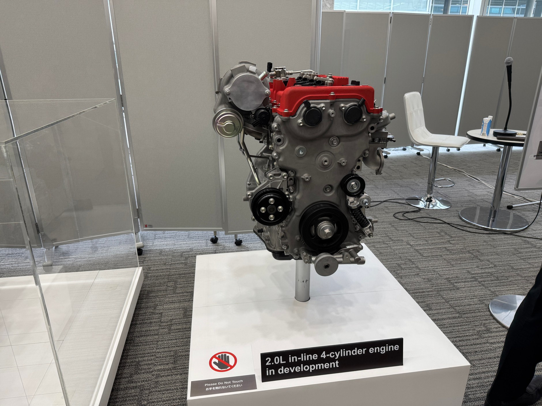 Nowy spalinowy silnik 2.0 R4 Toyoty