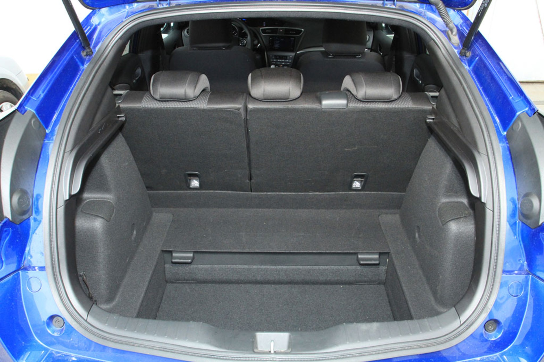 Honda Civic Sport 1.8 i-VTEC - kompakt w bojowej stylistyce