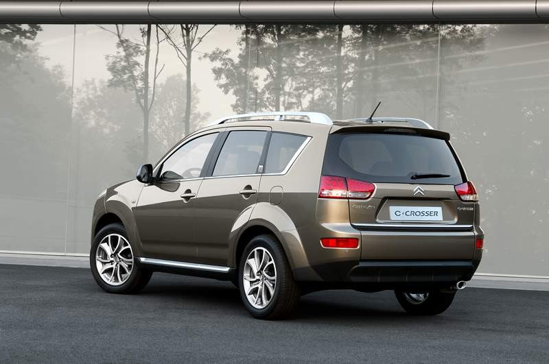 Citroen C-Crosser: cena od 33 590 euro