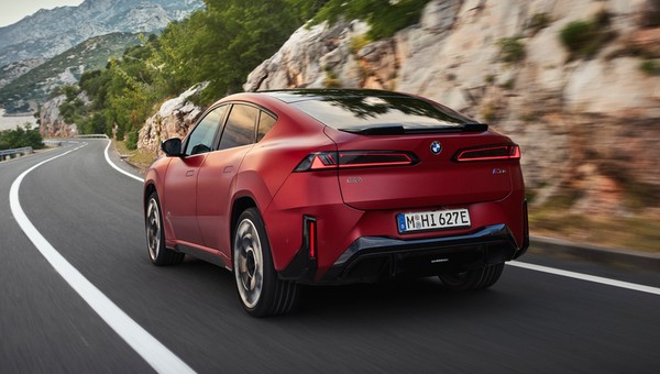Nowe BMW iX4