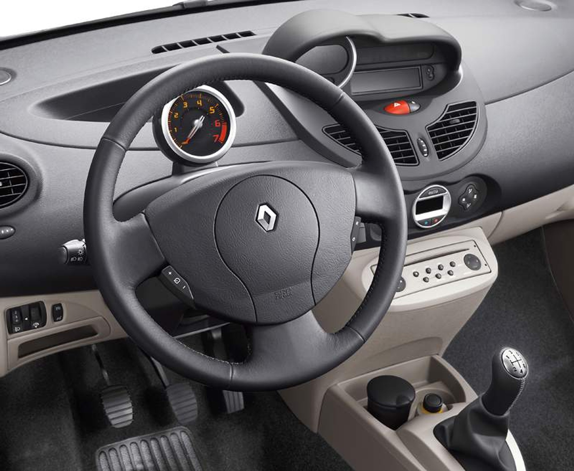 Renault Twingo II: druga generacja po 14 latach
