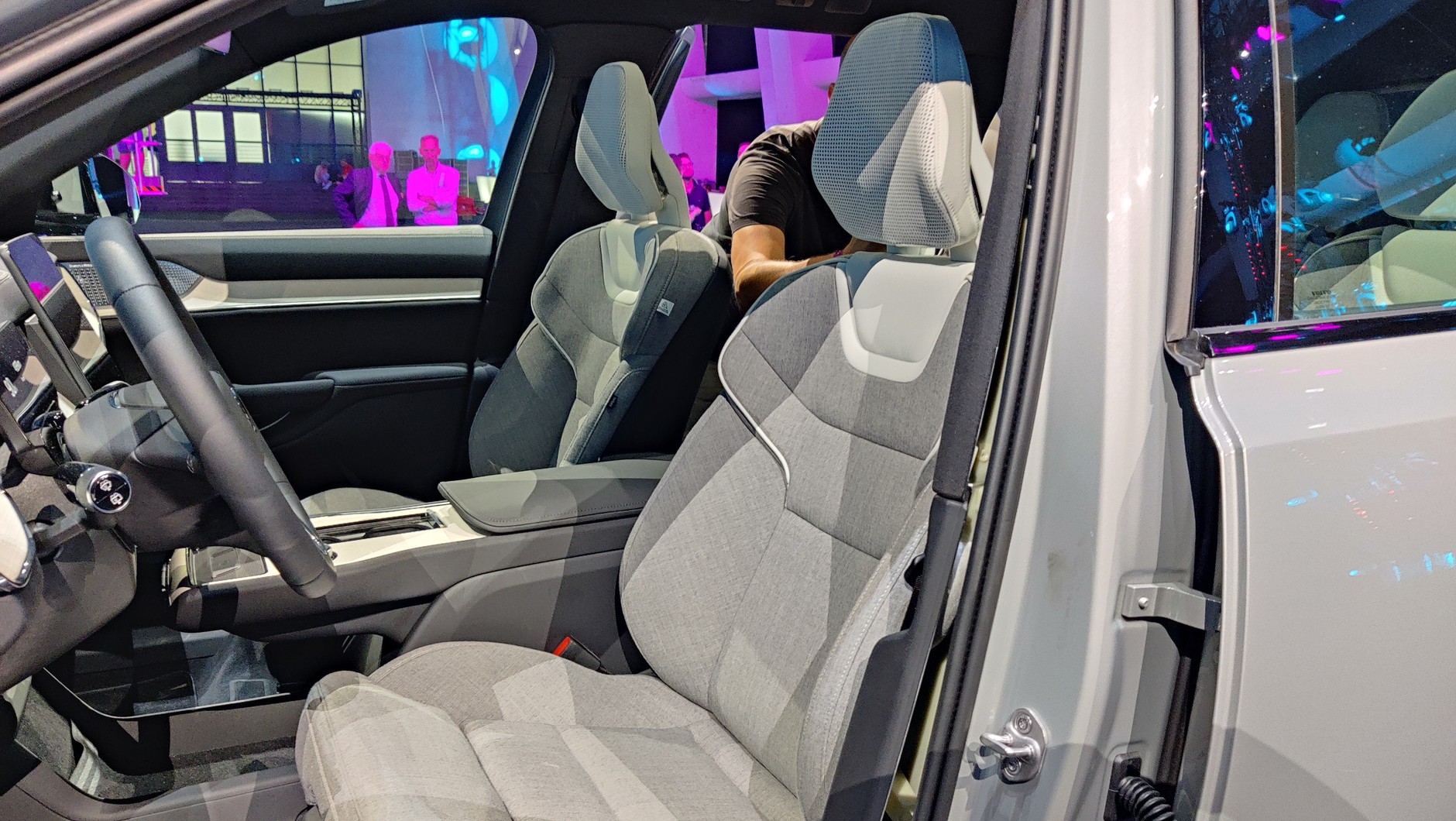 Volvo EX90