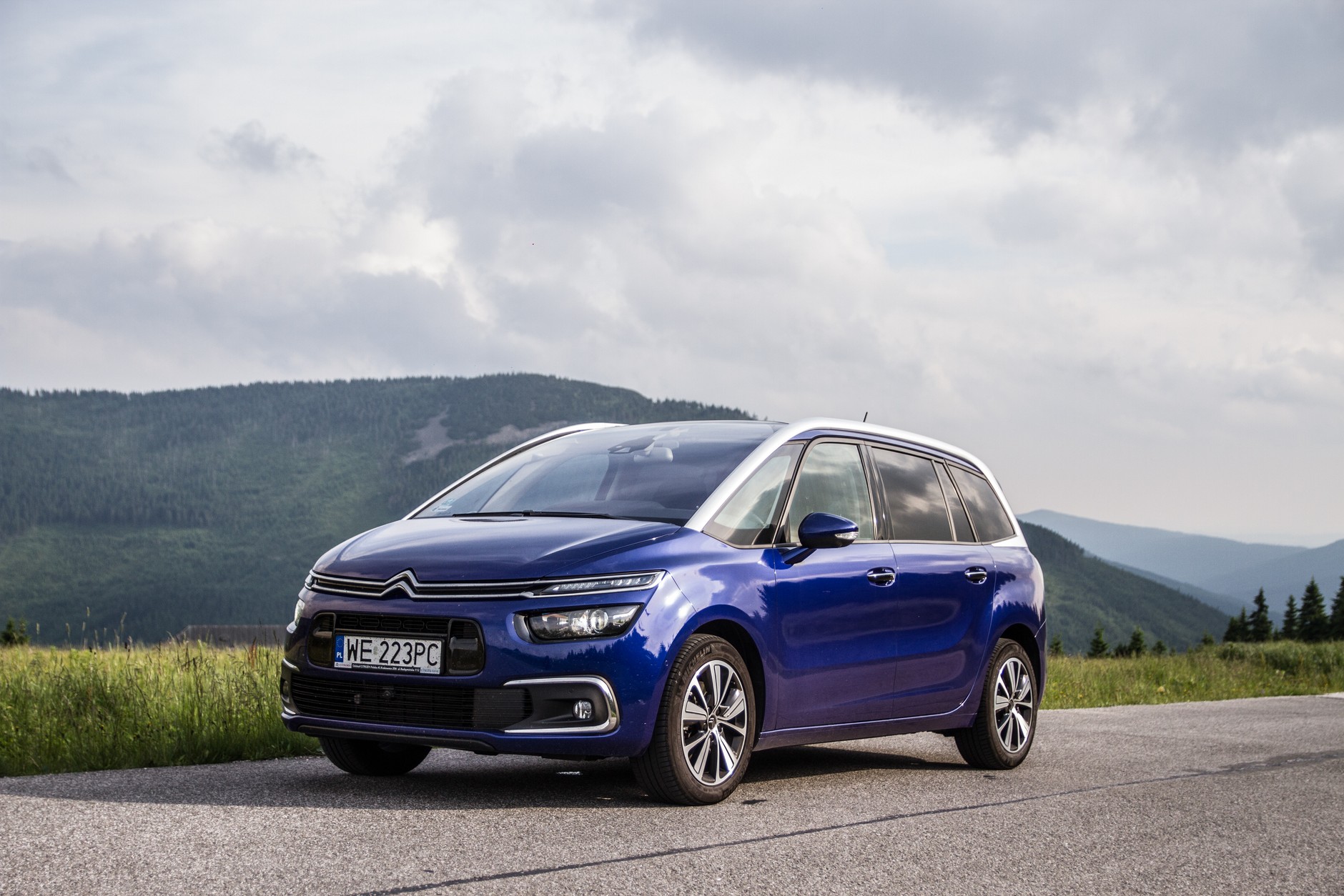 Grand C4 Picasso w Karkonoszach: przestronne wnętrze sprzyja dalekim rodzinnym podróżom
