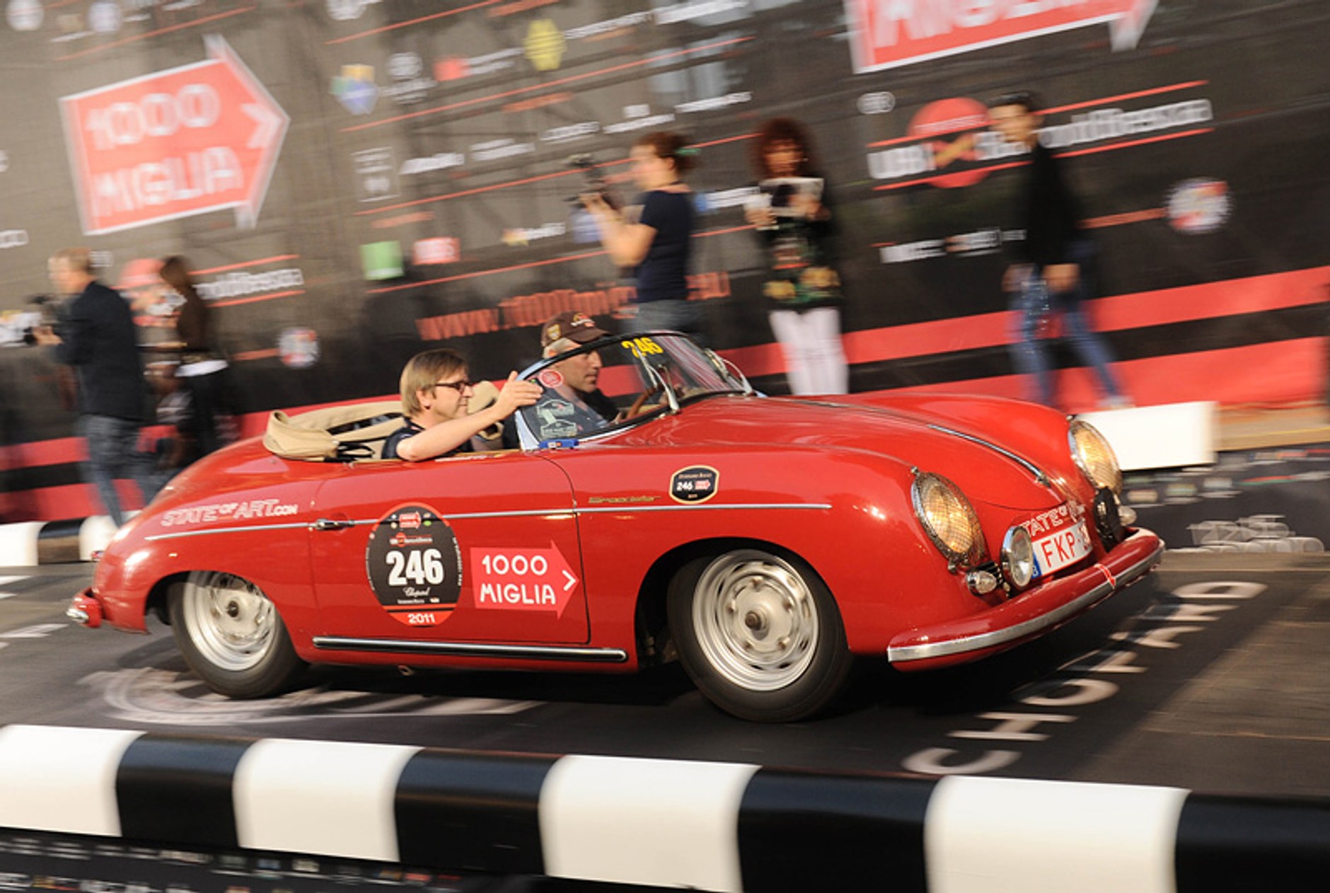 Zobacz zdjęcia z Mille Miglia 2011