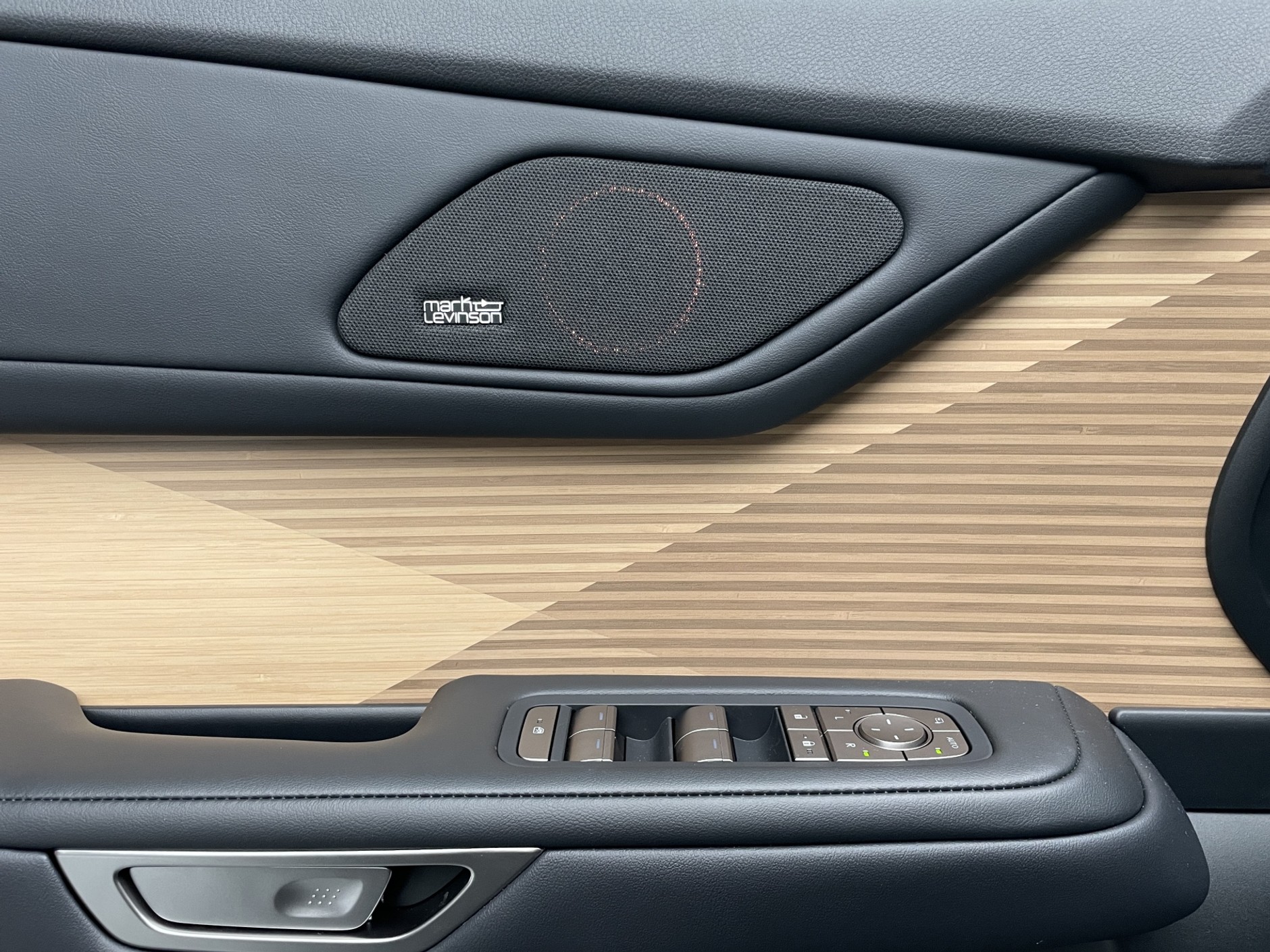 Nowy Lexus ES (2025)