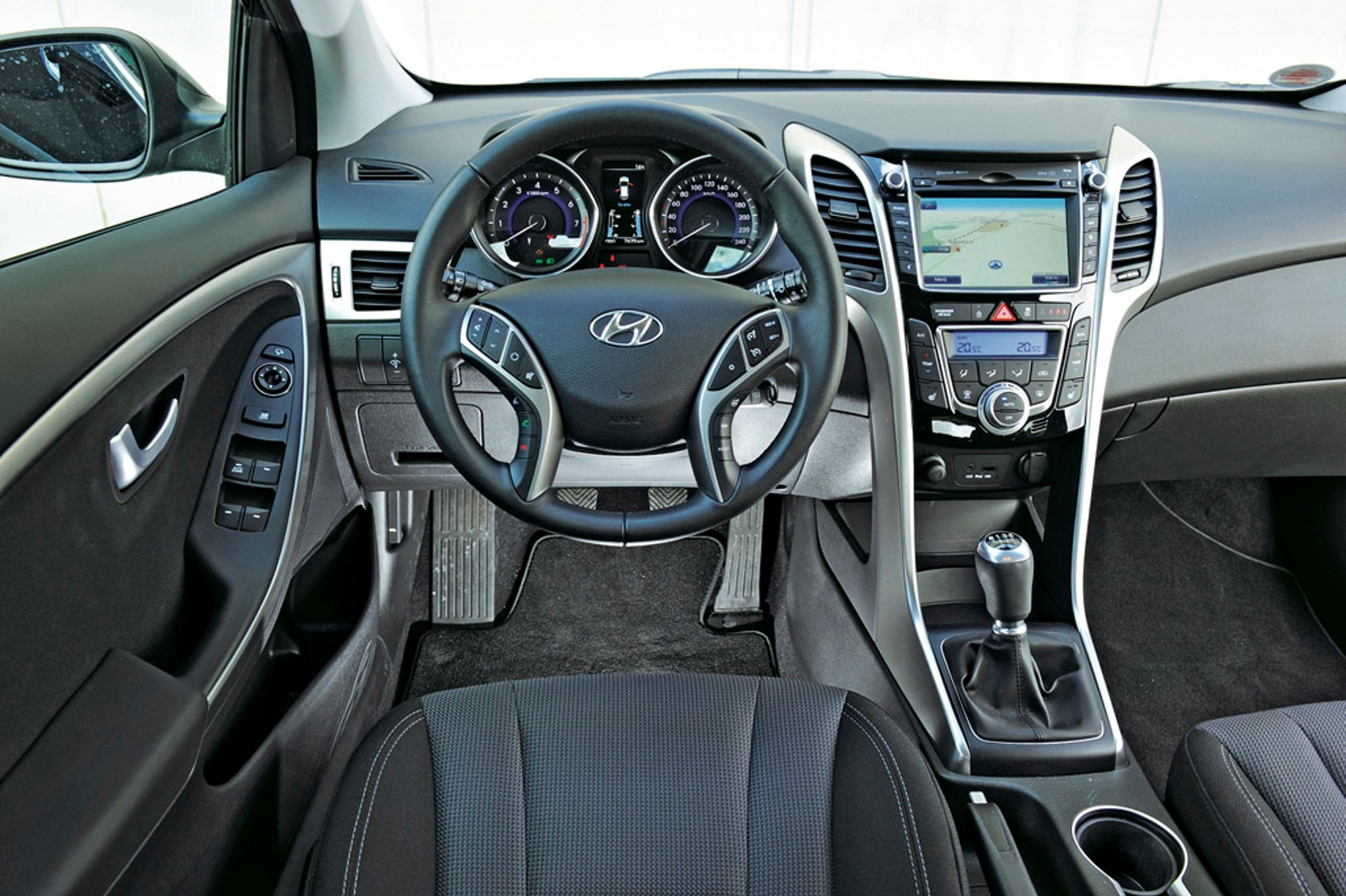 Hyundai i30 kontra Kia ceed: zbliżona technika, różne charaktery