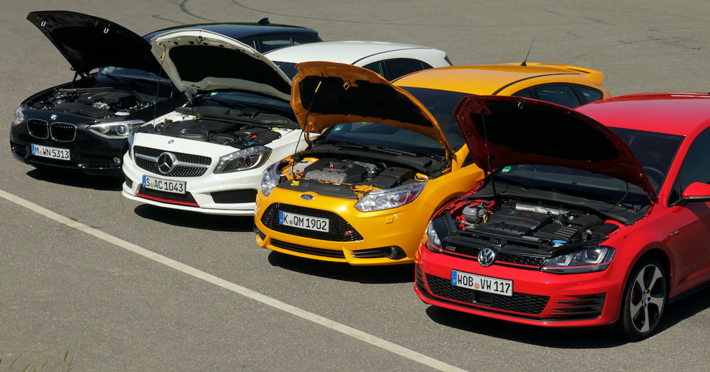 Porównanie: BMW 125i, Ford Focus ST, Mercedes A 250 Sport i VW Golf GTI