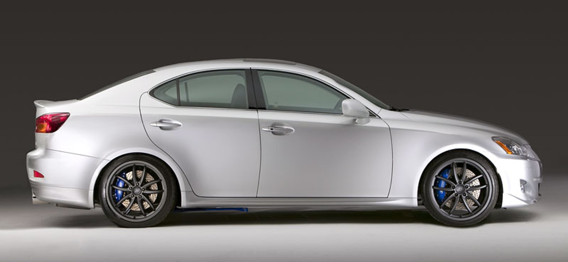 Chicago 2009: F-Sport kit dla Lexusa IS C