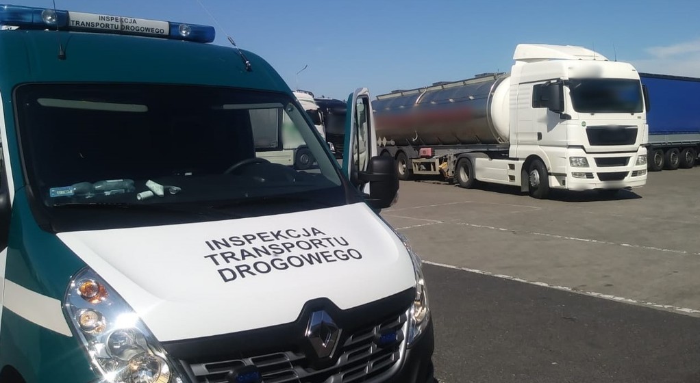 Spieszyli z winem na Białoruś. Funkcjonariusze ich nieco spowolnili