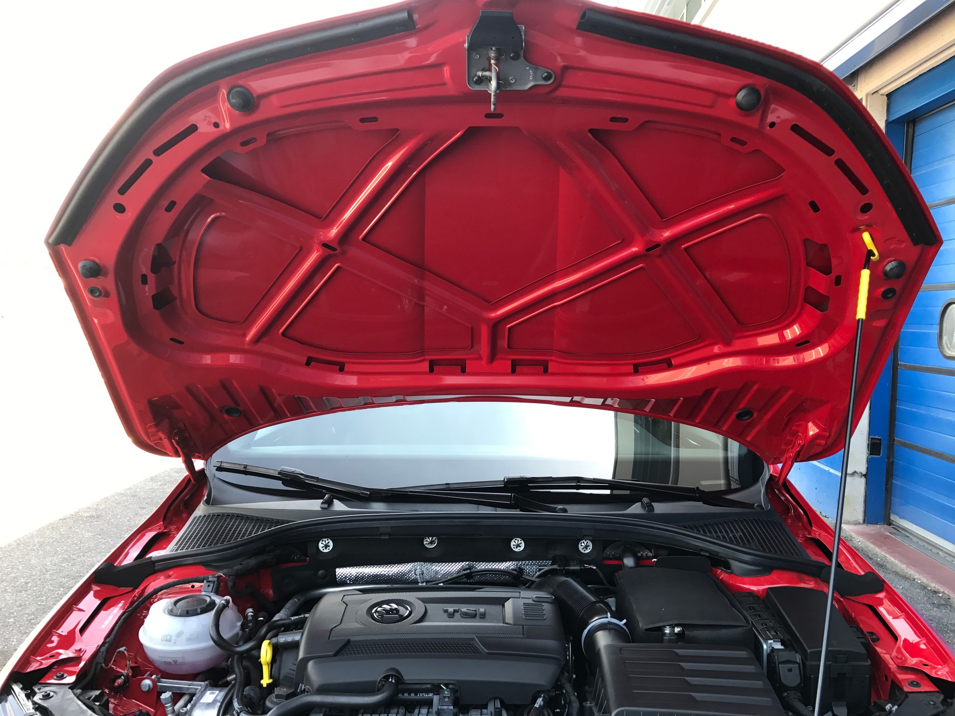 W Octavii RS nie znajdziemy wygłuszenia maski