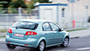 Chevrolet Lacetti 1.6 16V SX - Kompakt dla oszczędnych?