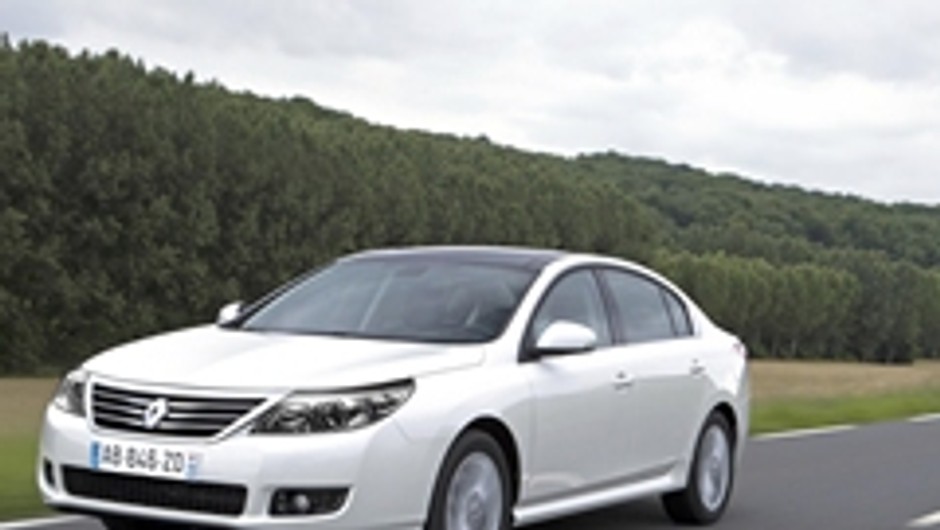 Renault Latitude – jonizuje, masuje, dopieszcza, robi dobrze