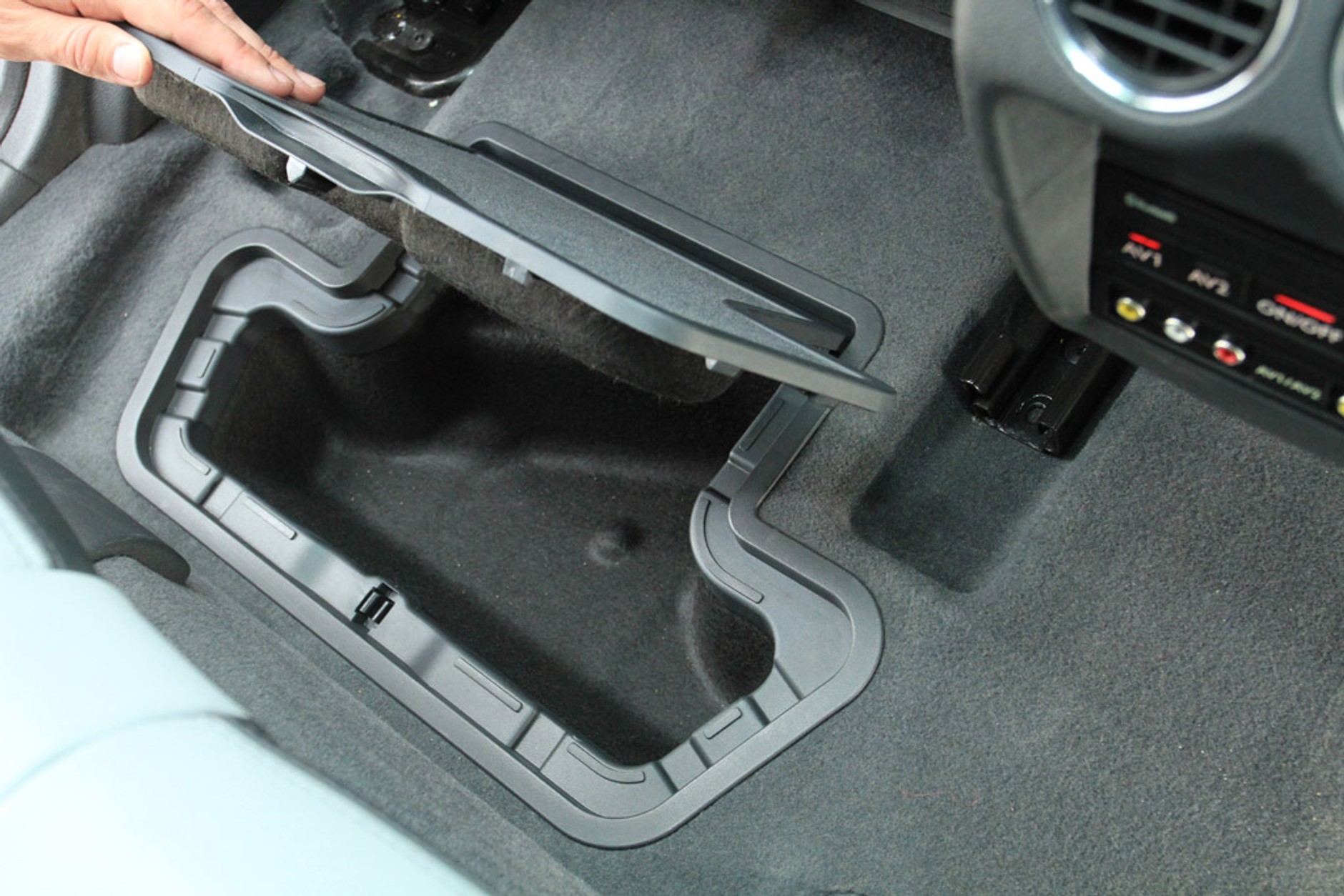 Peugeot 3008 HYbrid4: hybryda dla rozrzutnych ekologów