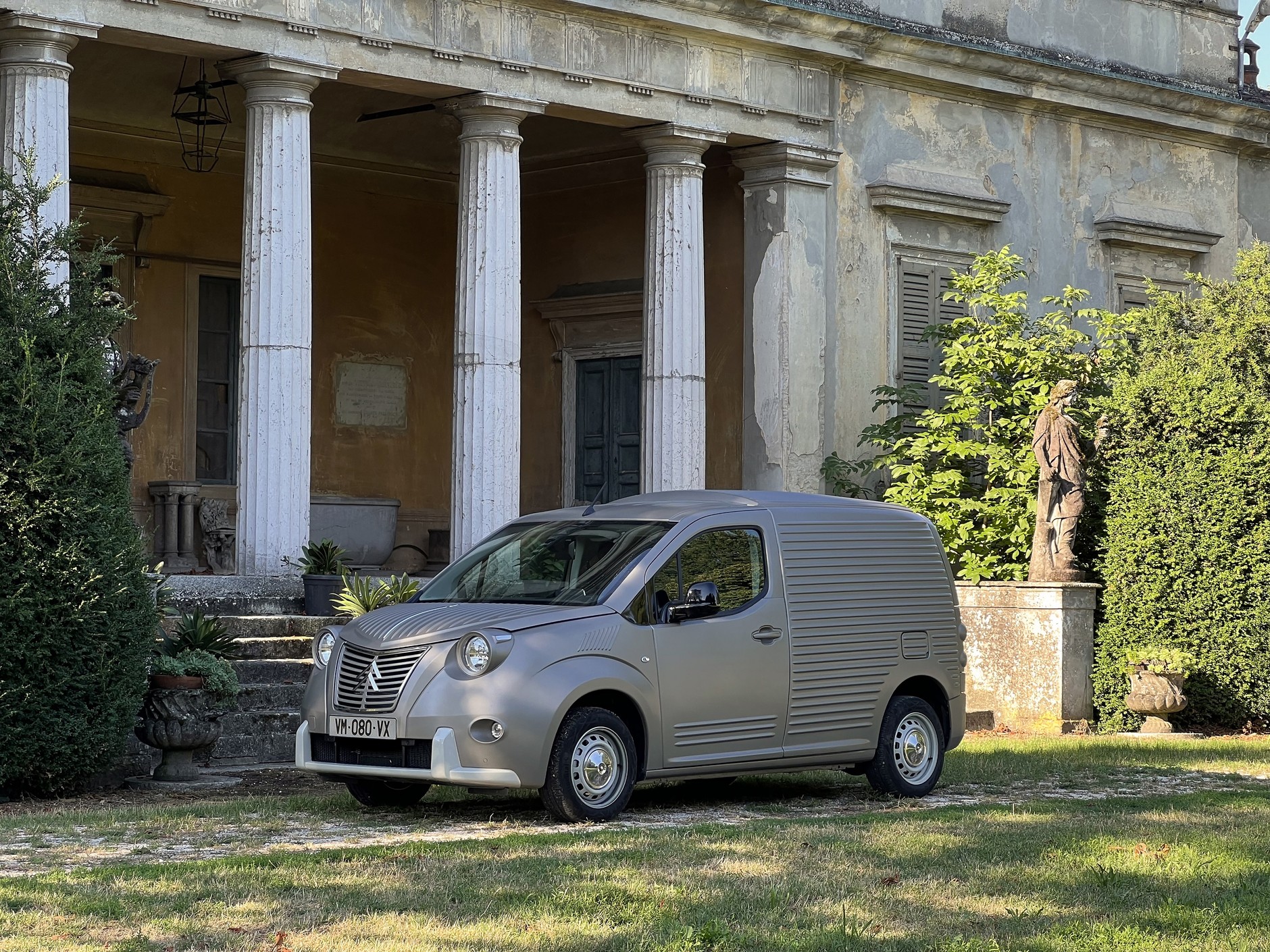 Nowy Citroen 2CV Berlingo Furgonnette