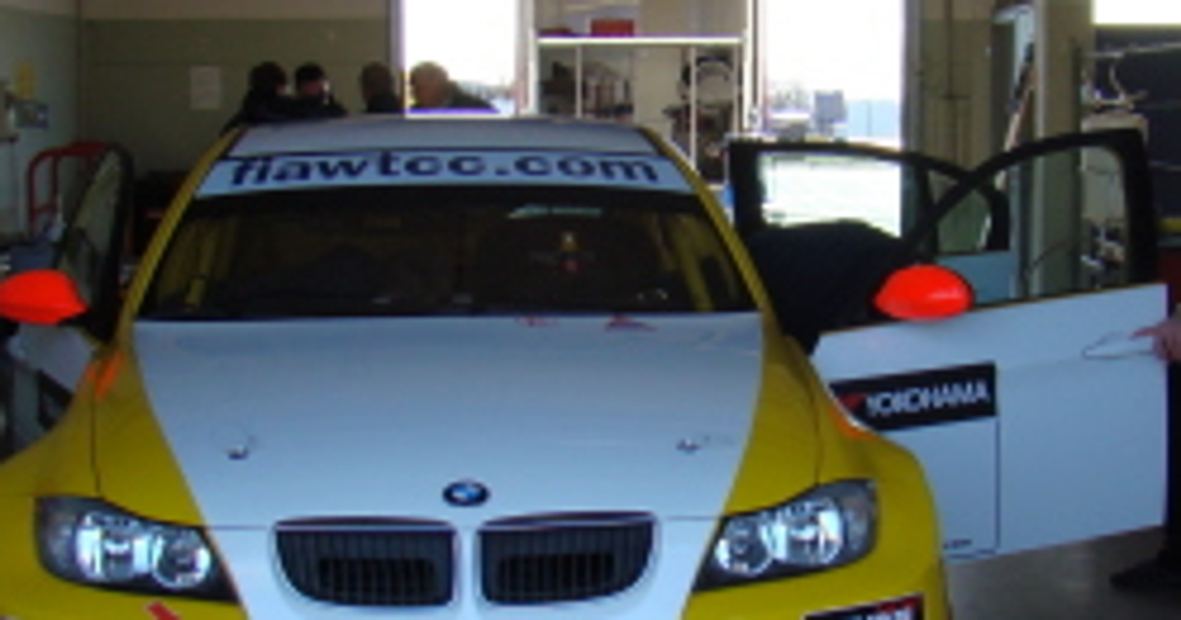 Wyścigi: Damian Sawicki pierwszym Polakiem testującym BMW 320si WTCC
