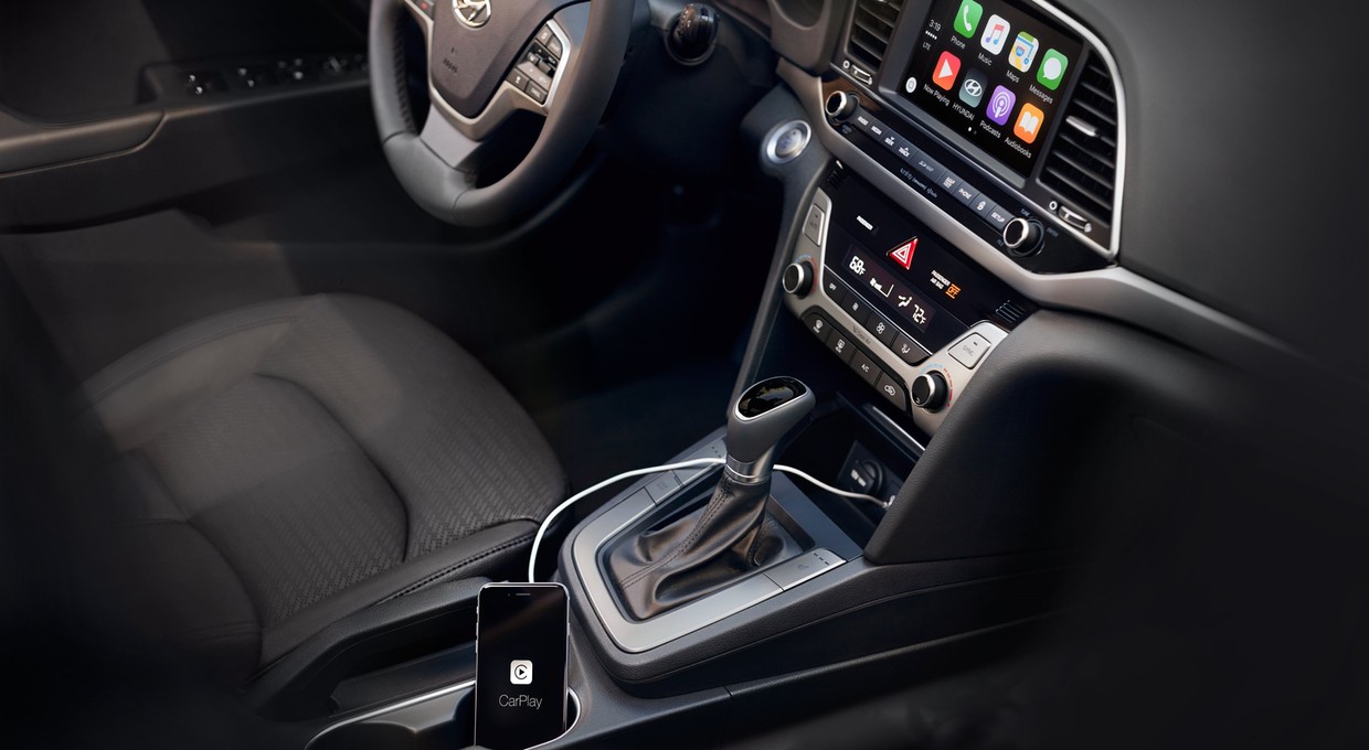 Wojna światów: Apple i Google kontra motoryzacja
