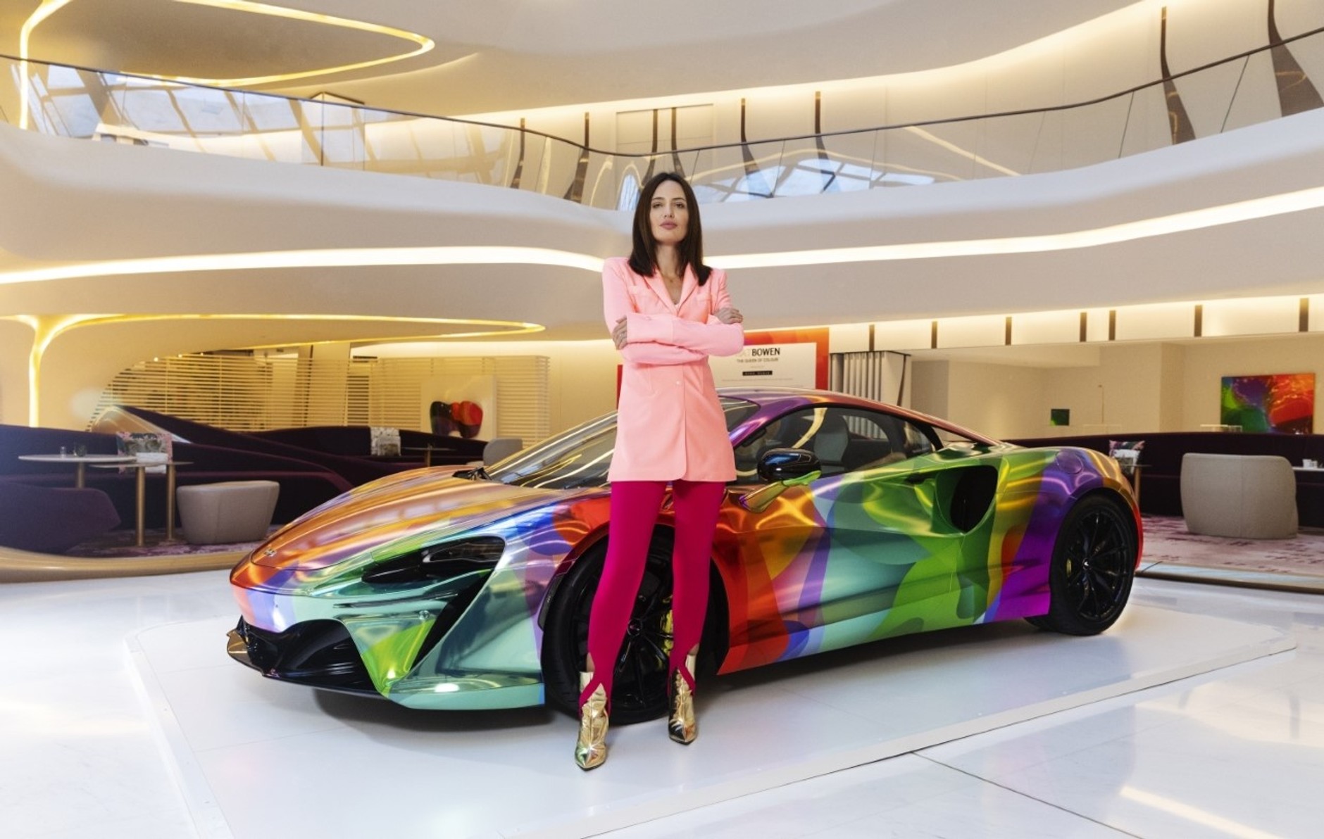McLaren Artura Art Car stworzony we współpracy z artystką Nat Bowen