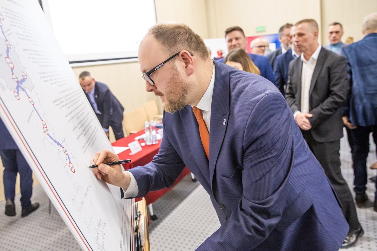 Konferencja ws. budowy drogi S15