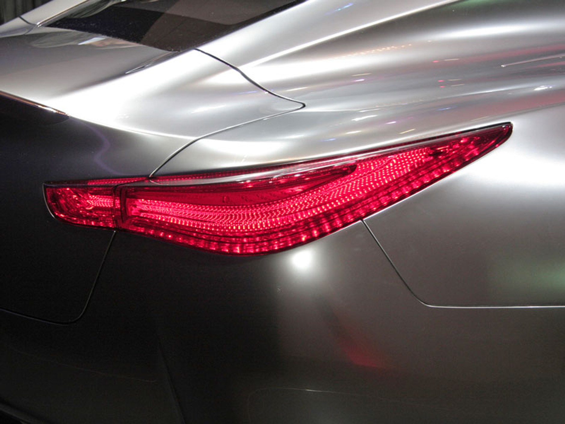 Genewa 2009: Infiniti Essence Concept (fotogaleria)