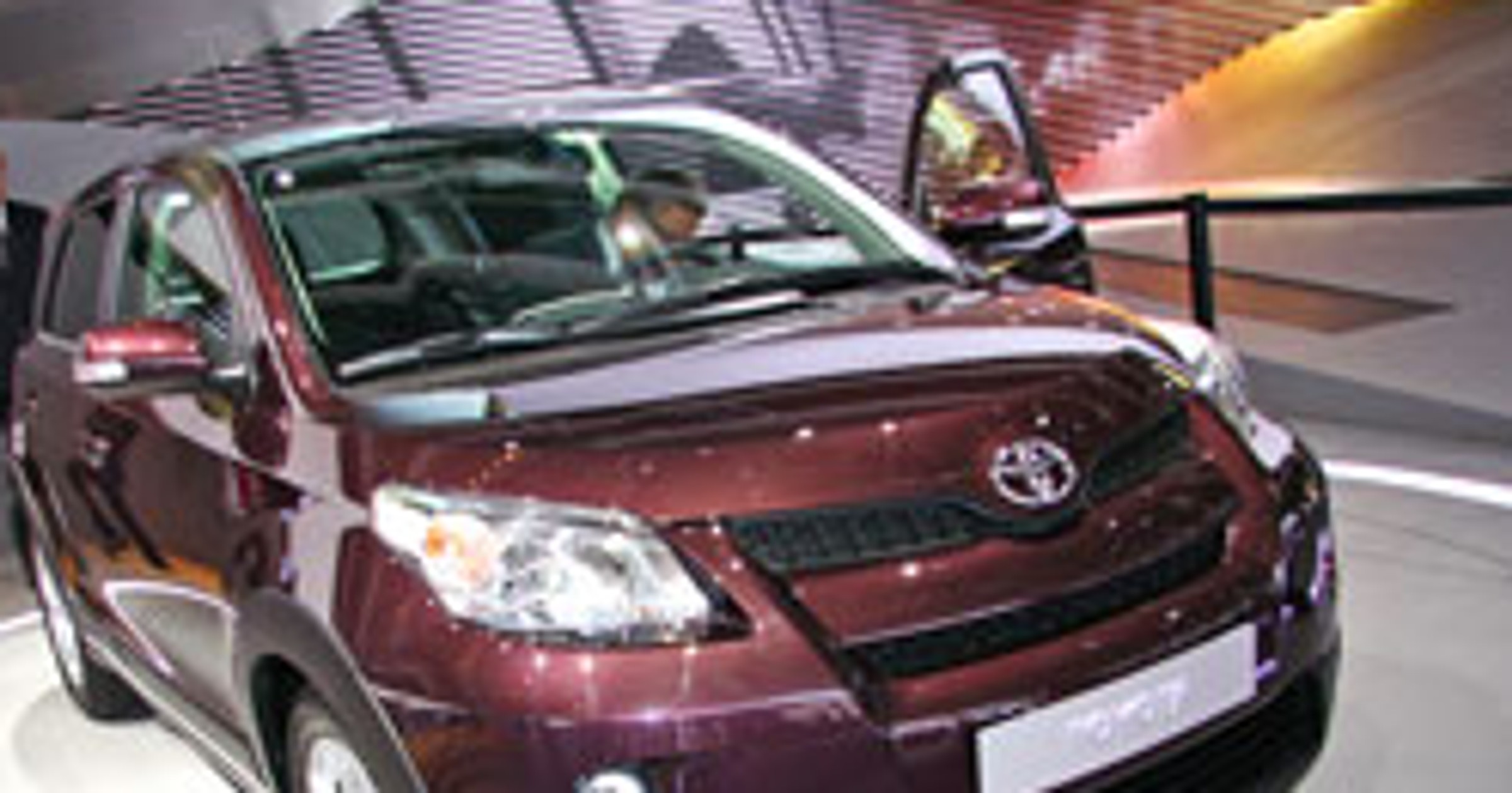 Paryż 2008: Toyota Urban Cruiser – miejski crossover z napędem 4x4 i nowym silnikiem 1,33 Dual VVT-i