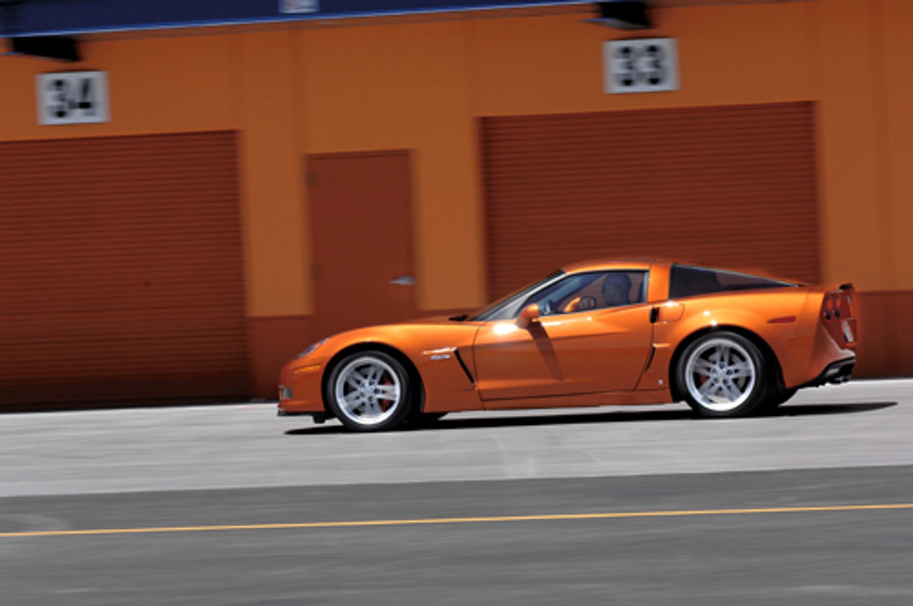 Corvette Z06 kontra Lamborghini Gallardo LP 560-4 - Asfaltowi kowboje