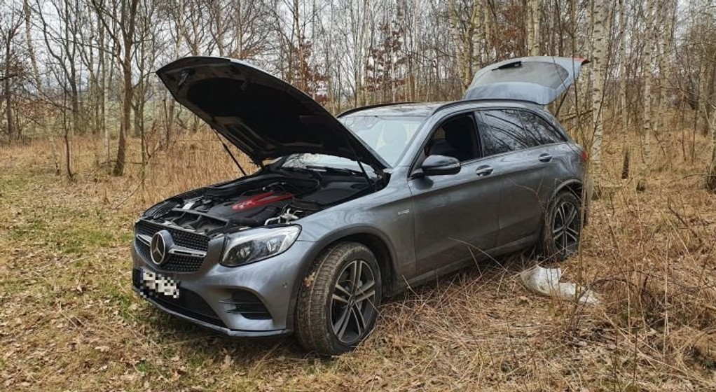 Mercedes GLC skradziony w Niemczech i odnaleziony w Polsce