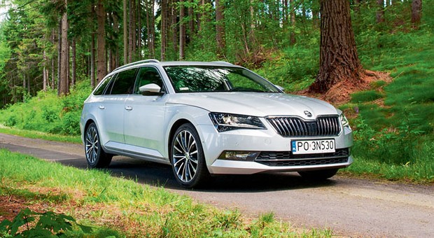 Škoda na służbie u źródeł fotografii - czyli, wypad w plener