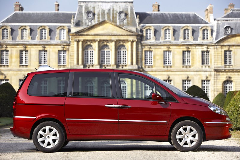 Nowy Peugeot 807: przyjemność na najwyższym poziomie
