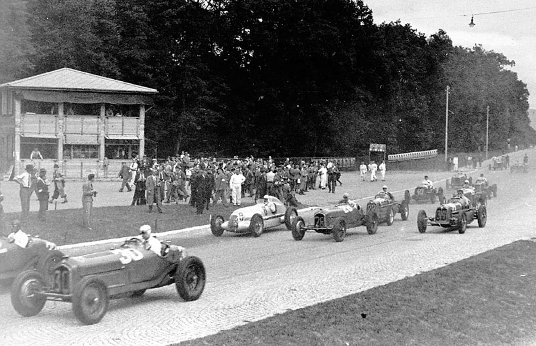 Mercedes-Benz: srebrne strzały w okresie przedwojennym