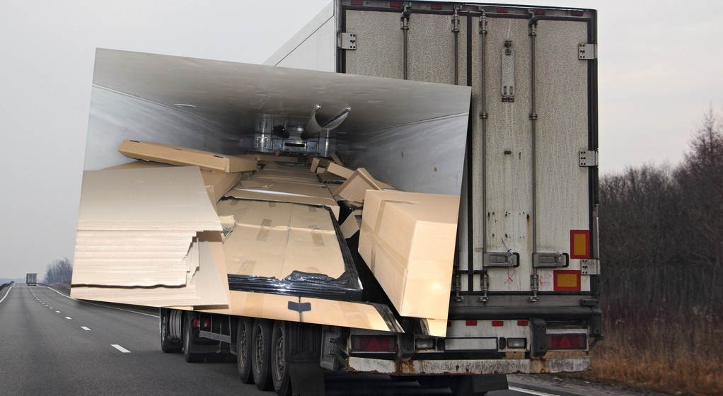 Straż Graniczna zatrzymała ciężarówkę z papierosami. Straty mogły wynieść 20 mln zł