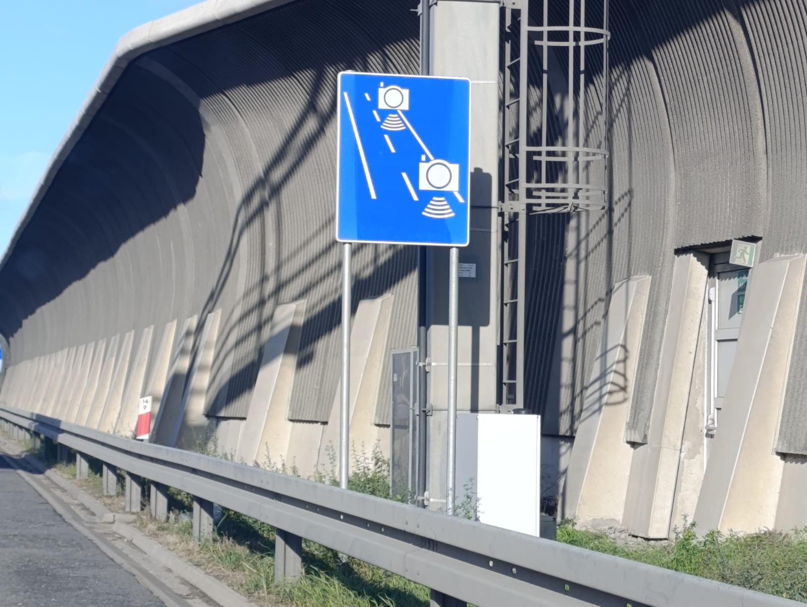 Znak informujący o wjeździe na OPP