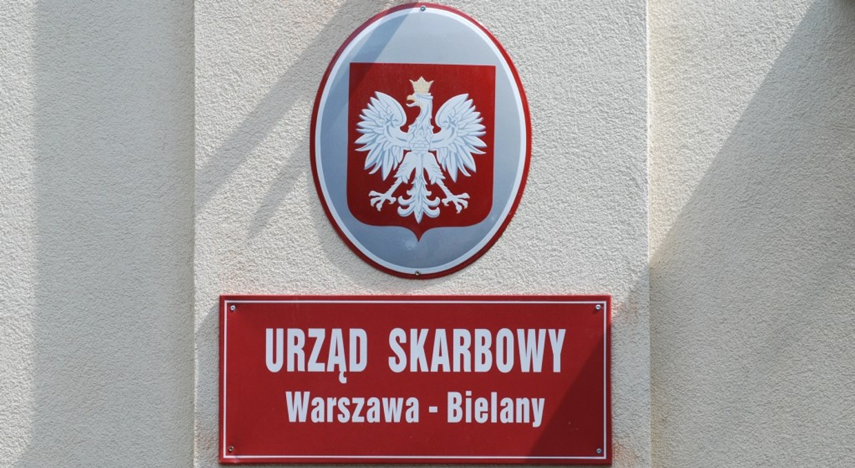 Fiskus wyjaśnia, jak rozliczać koszty paliwa od aut firmowych