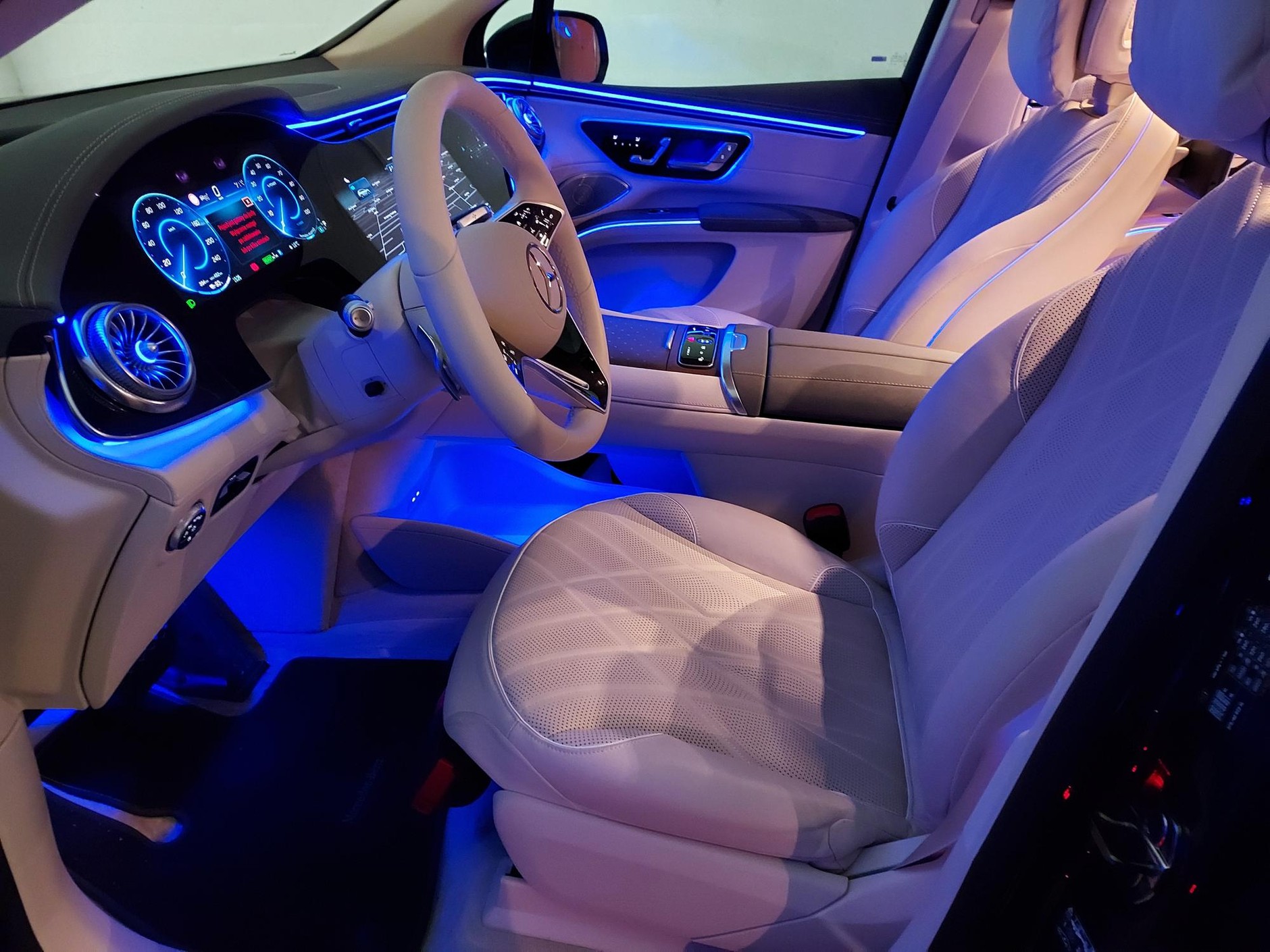 Mercedes EQS SUV