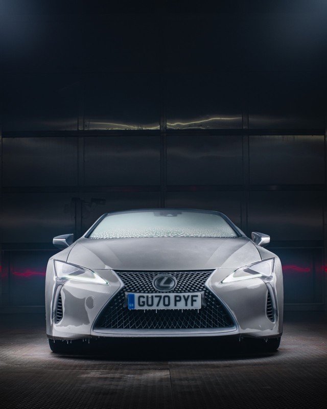 Lexus LC 500 Convertible testowany w zamrażarce
