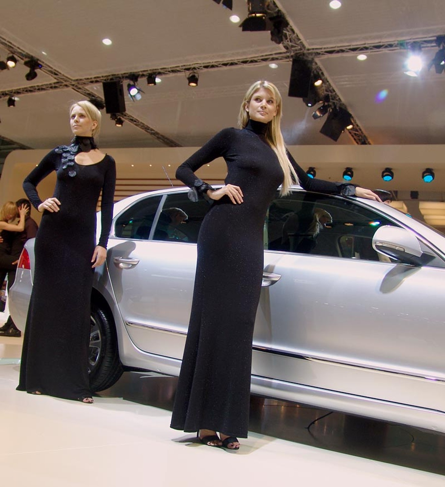 AMI/AMITEC 2008: dziewczyny i samochody