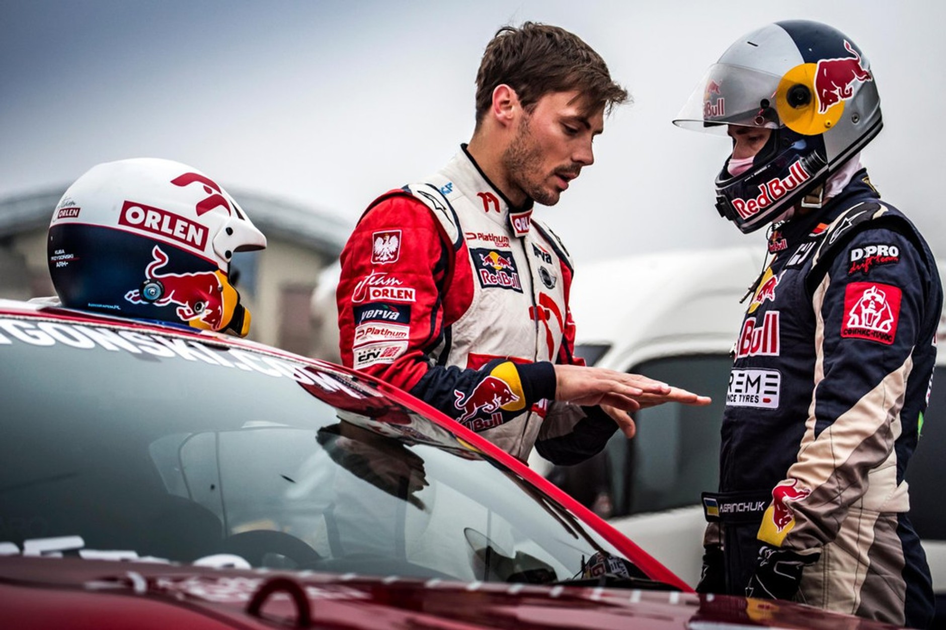 Pokaz driftingu na rondzie "Radosław" w Warszawie