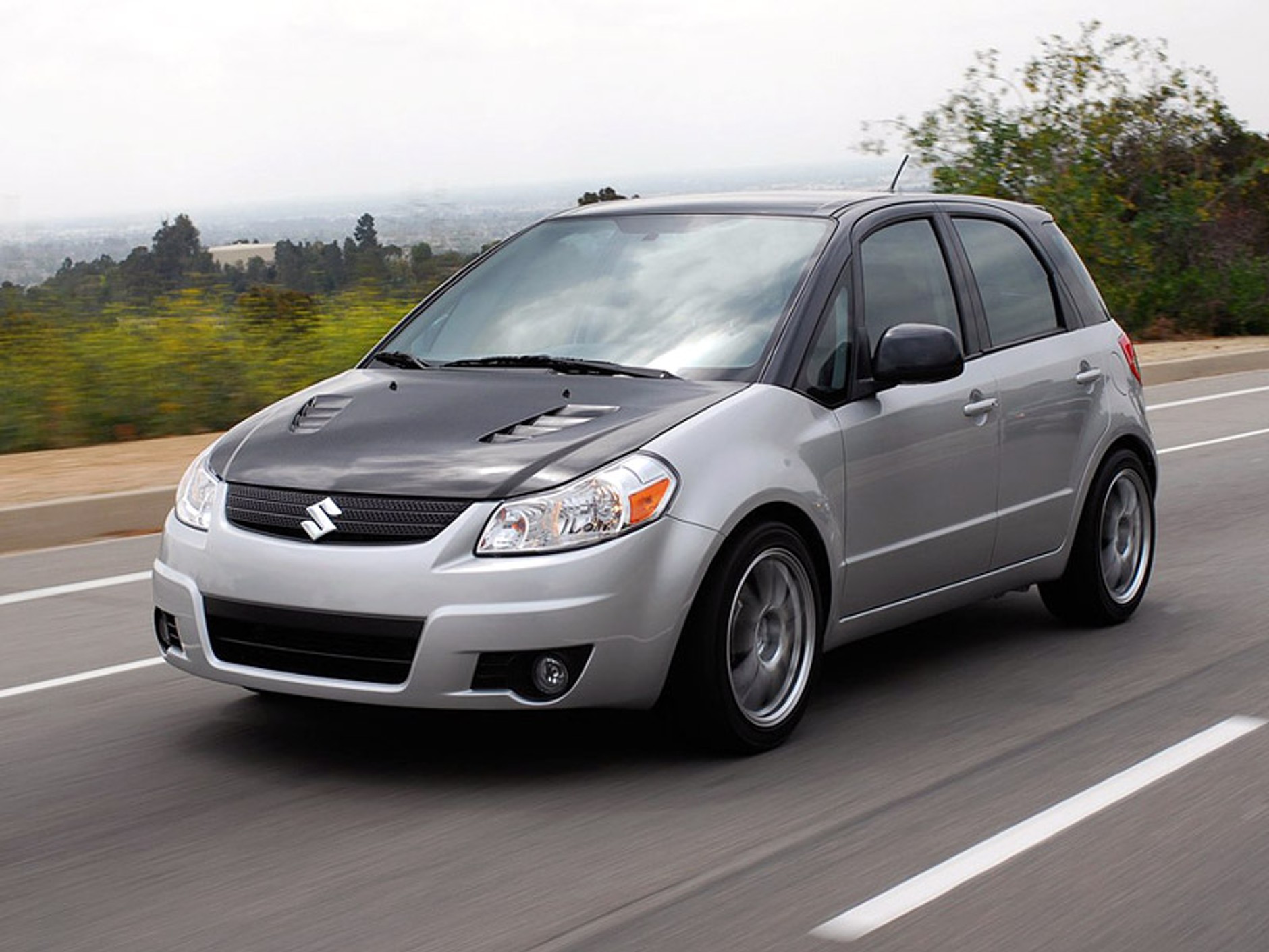 Suzuki SX4t Crossover Concept: rodzinny sportowiec