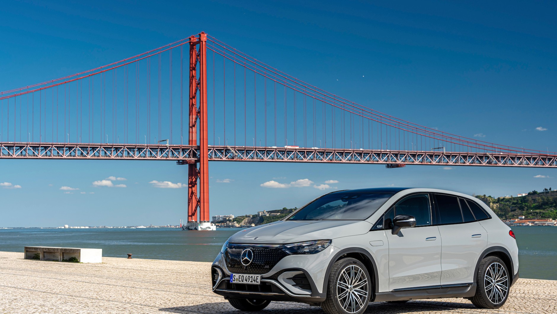 Mercedes EQE SUV