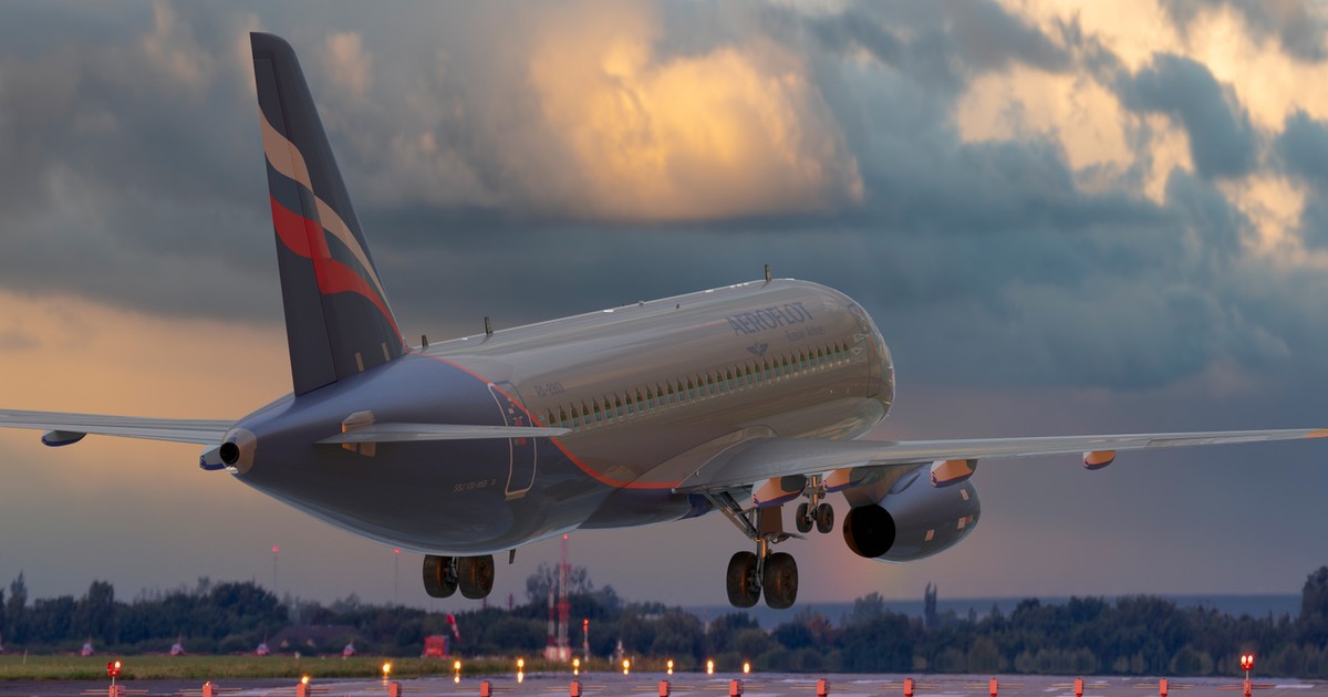 Rosyjski samolot Sukhoi Superjet 100 należący do Aerofłotu