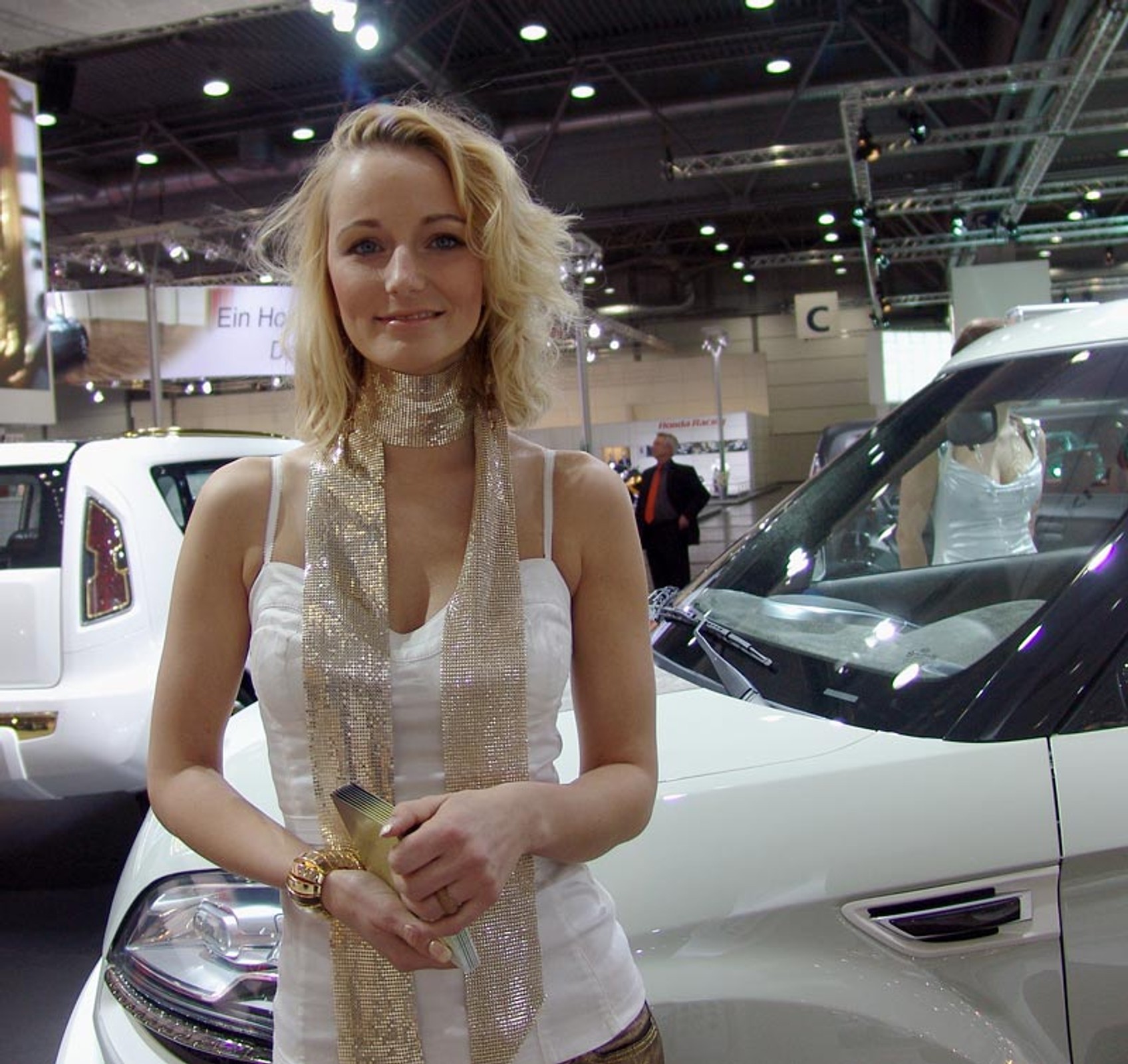 AMI/AMITEC 2008: dziewczyny i samochody