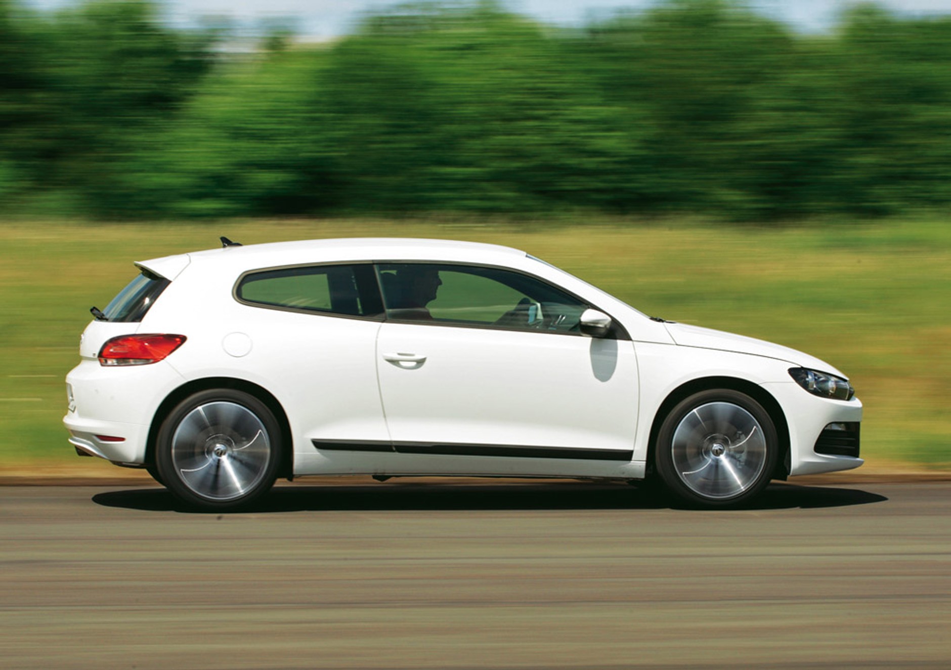 Klasowe starcie: Opel Astra GTC kontra Volkswagen Sciroco