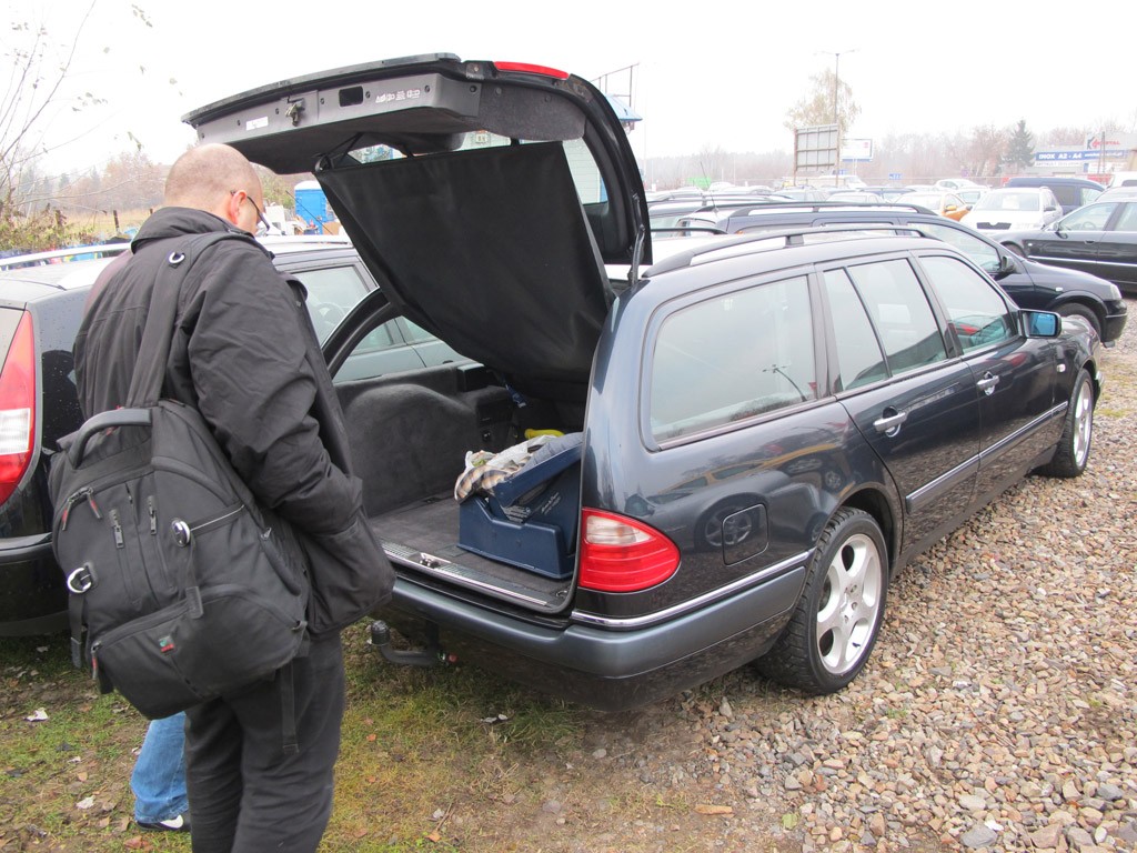 Kupno Mercedesa W210: zobacz, jak nie wejść na minę