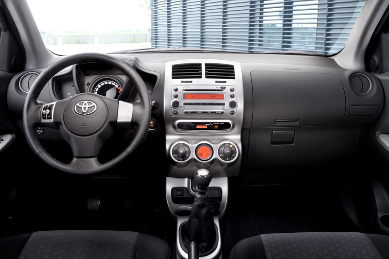 Paryż 2008: Toyota Urban Cruiser – miejski crossover z napędem 4x4 i nowym silnikiem 1,33 Dual VVT-i