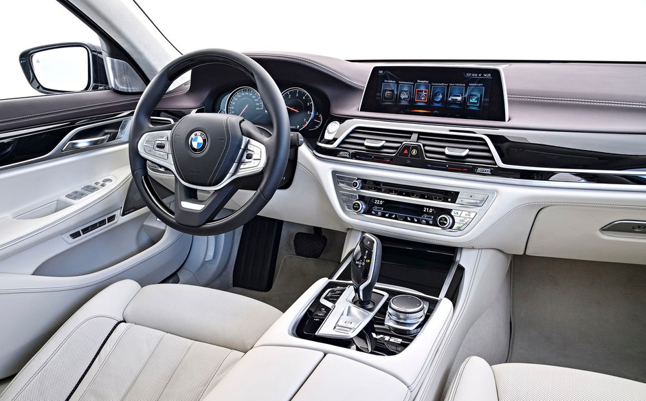 BMW M760i xDrive – nowy początek V12
