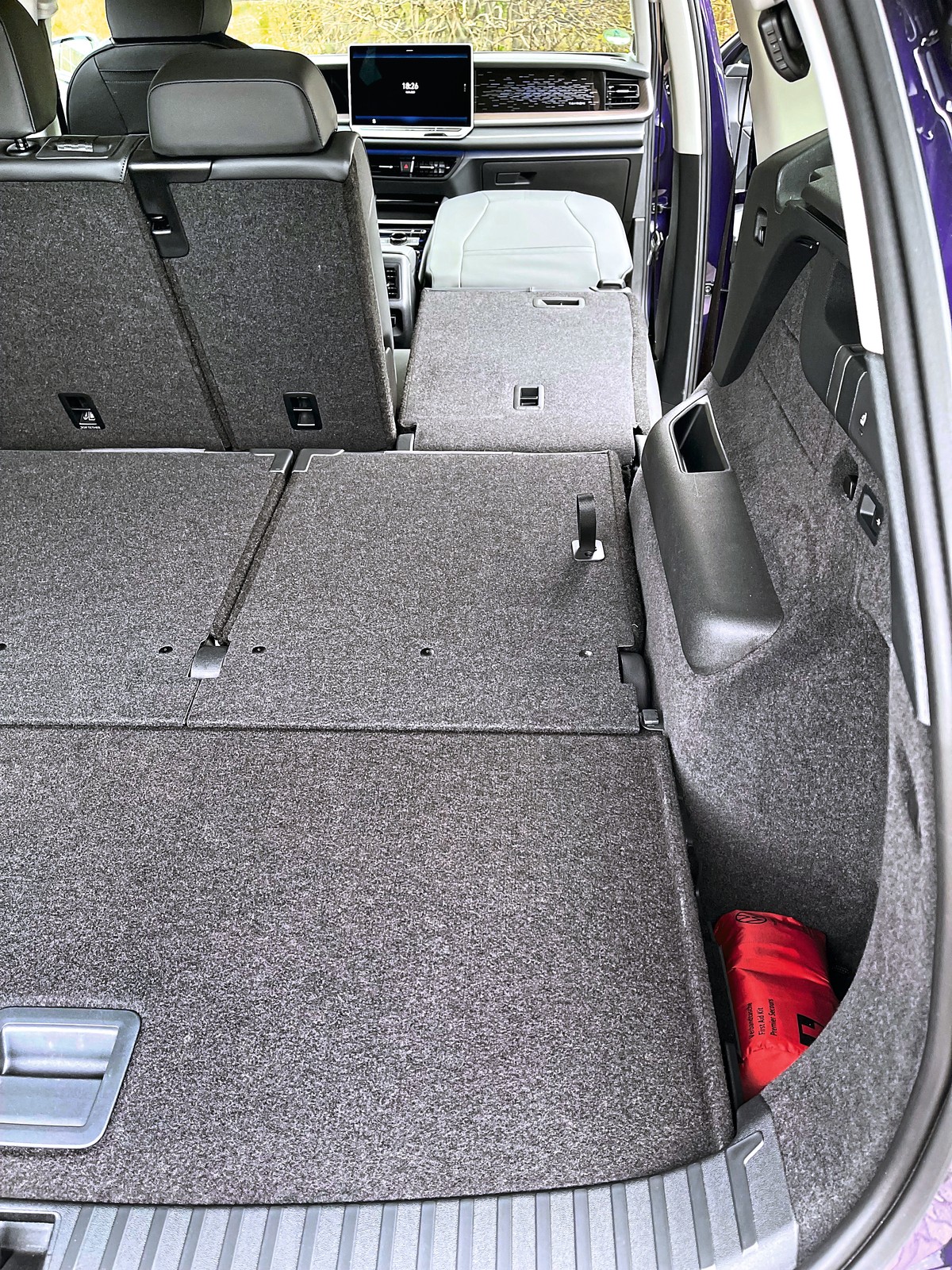 VW Tayron – nadaje się na zakupy w sklepie meblowym